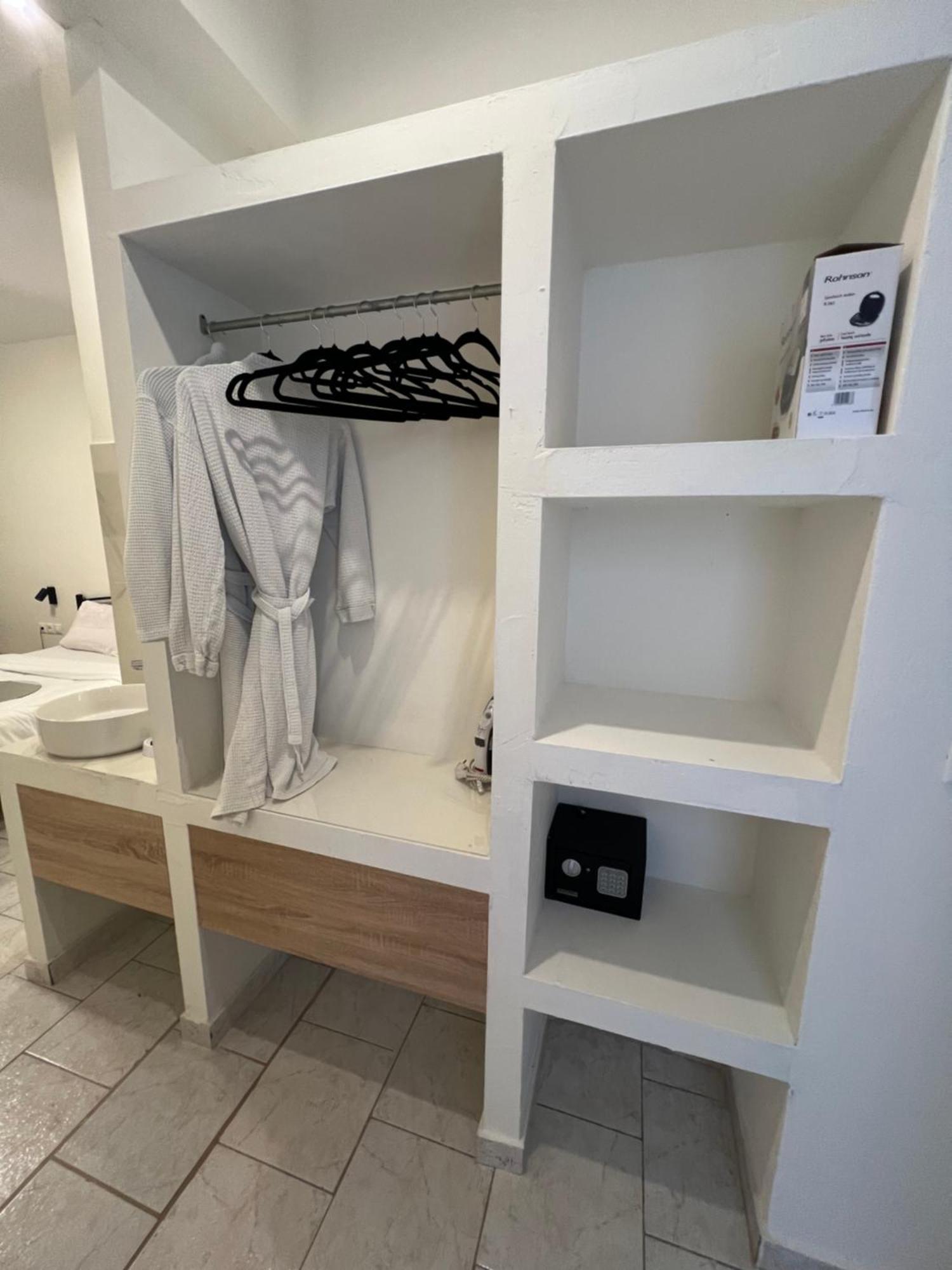 Koukounari Agistri Skála Buitenkant foto